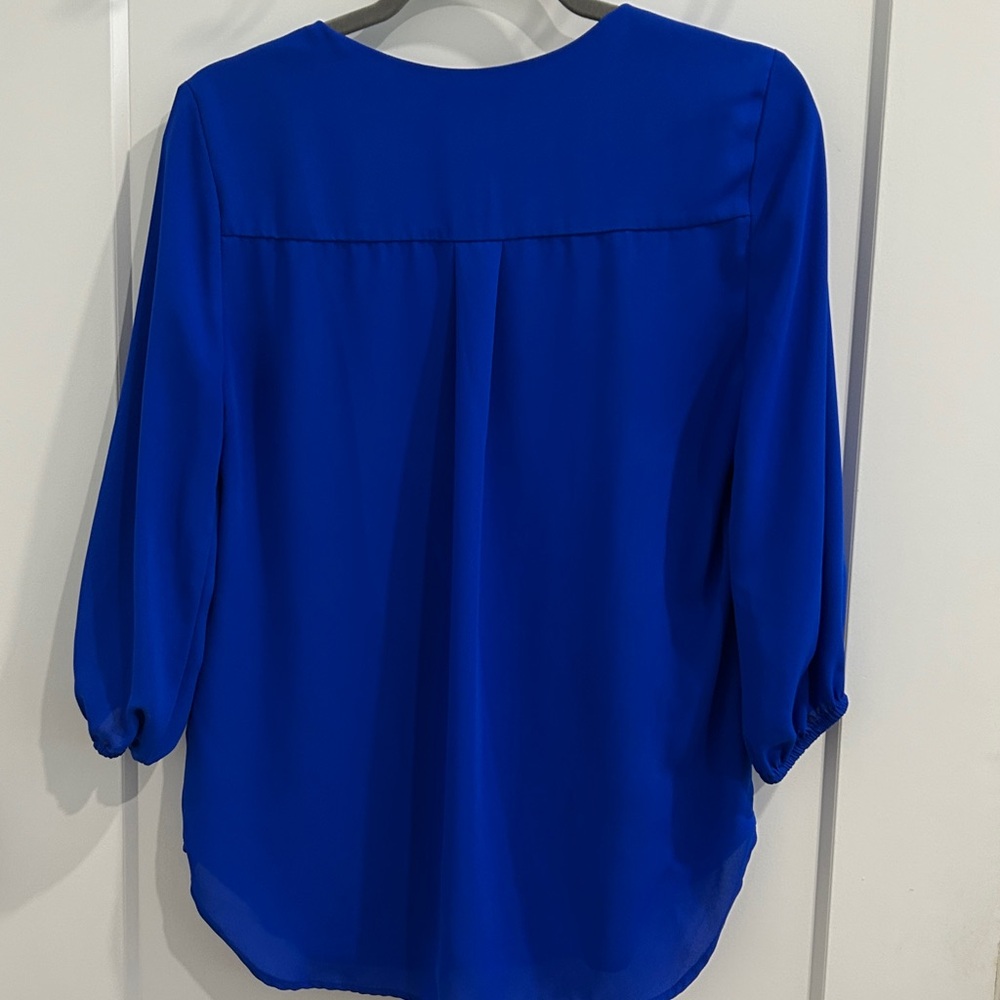 Pleione royal blue roll 3/4 sleeve V-neck round hem blouse |Size small - Picture 6 of 6
